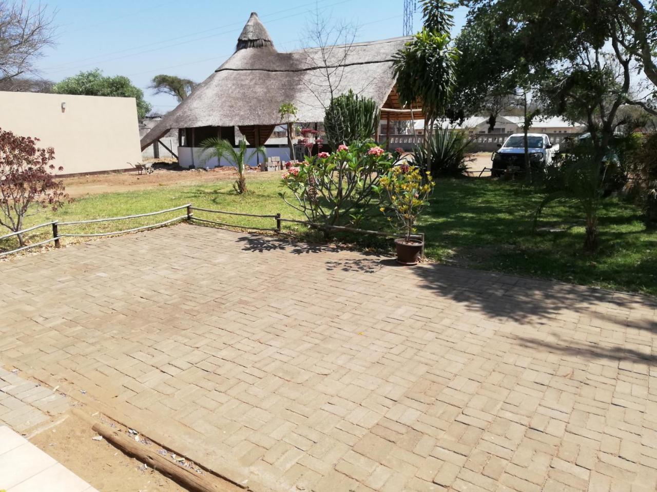 Nkanga Hotel Kasane Exterior foto
